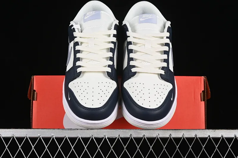 All Categories Nk SB Dunk Series Nk SB Dunk Low Low-top sneakers Nk SB Dunk Low Simple blue color Low-top casual sports skateboard shoes HV2390-100